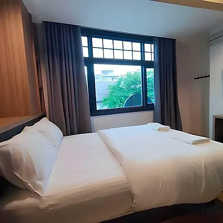 N5 Ratchawong Hostel